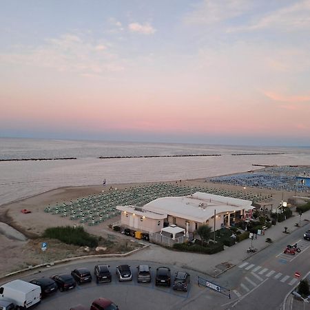 Attico Fronte Mare Appartement Martinsicuro Buitenkant foto