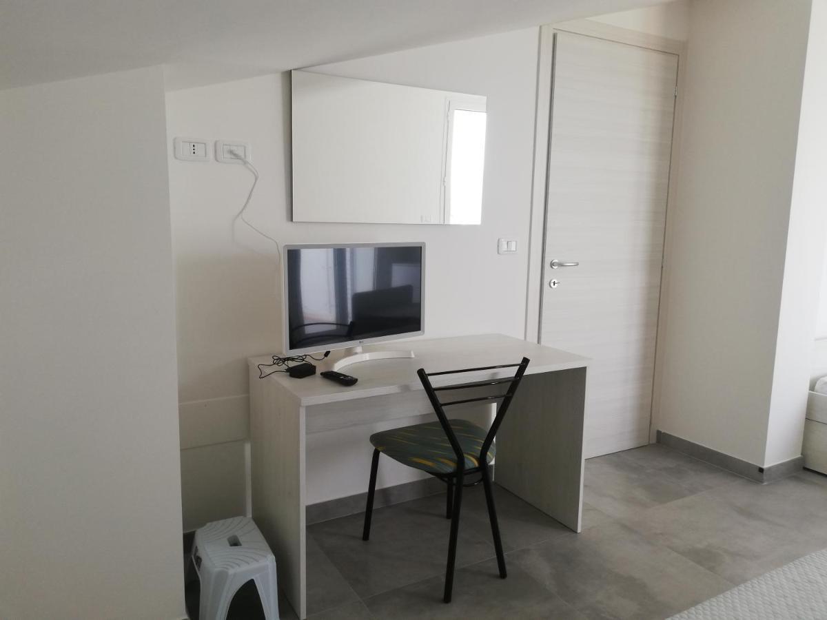 Attico Fronte Mare Appartement Martinsicuro Buitenkant foto