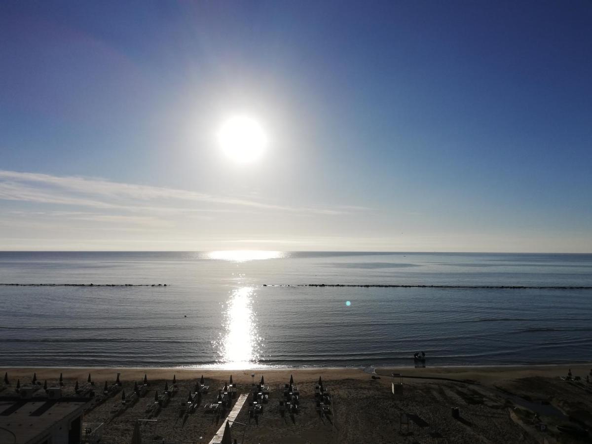Attico Fronte Mare Appartement Martinsicuro Buitenkant foto