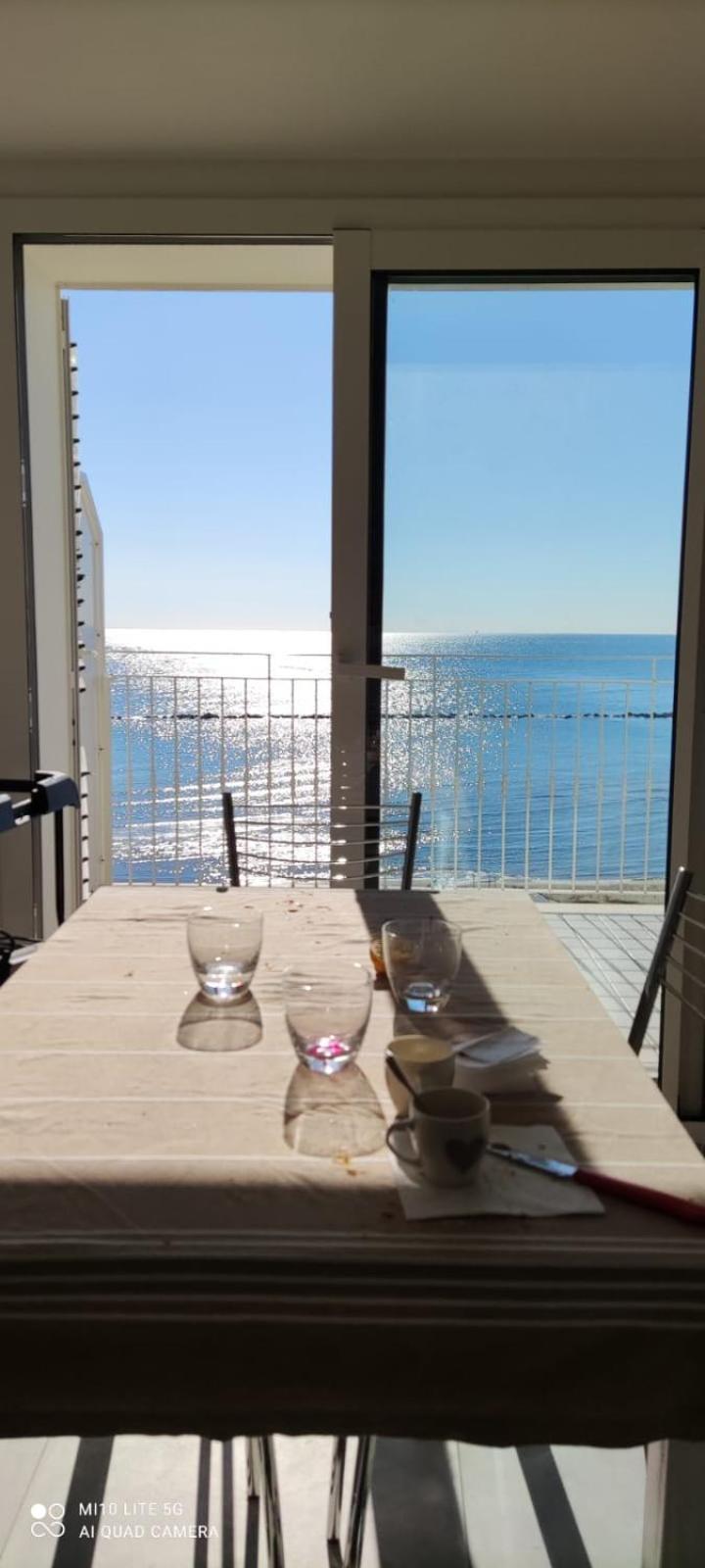 Attico Fronte Mare Appartement Martinsicuro Buitenkant foto