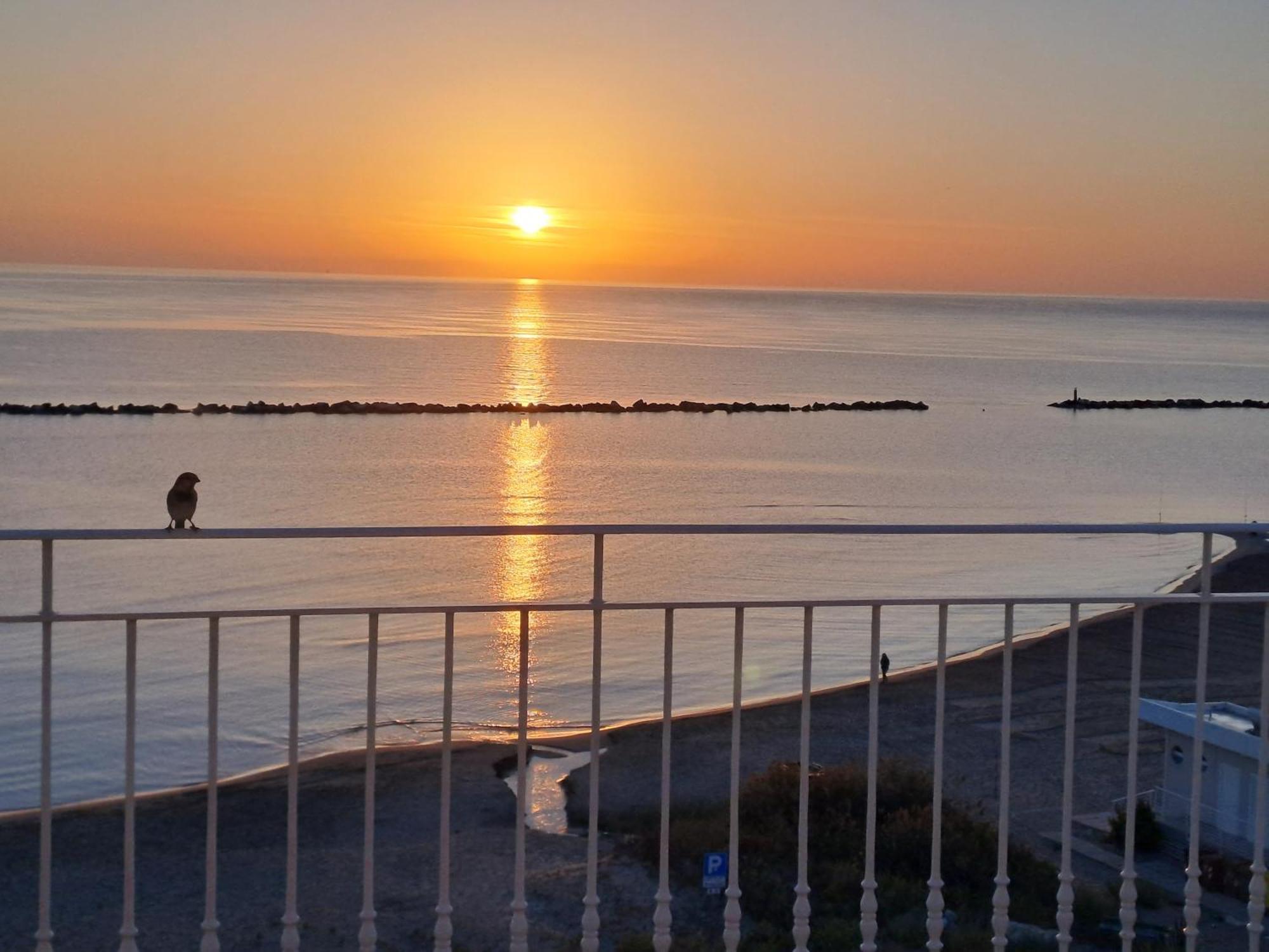 Attico Fronte Mare Appartement Martinsicuro Buitenkant foto