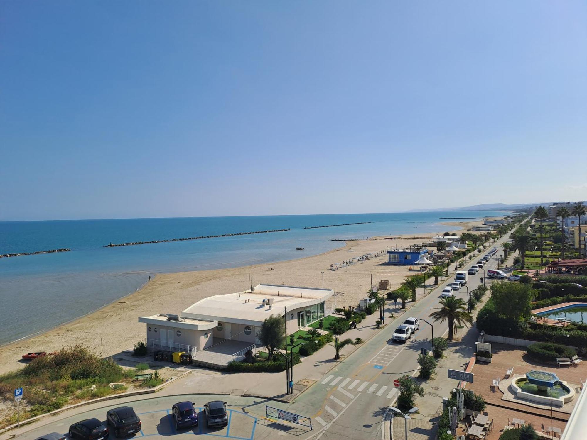 Attico Fronte Mare Appartement Martinsicuro Buitenkant foto