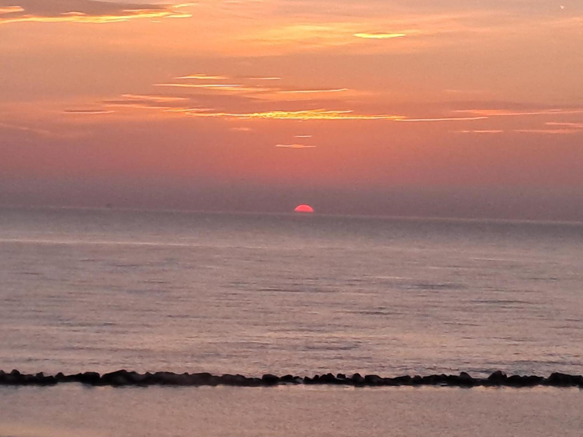 Attico Fronte Mare Appartement Martinsicuro Buitenkant foto