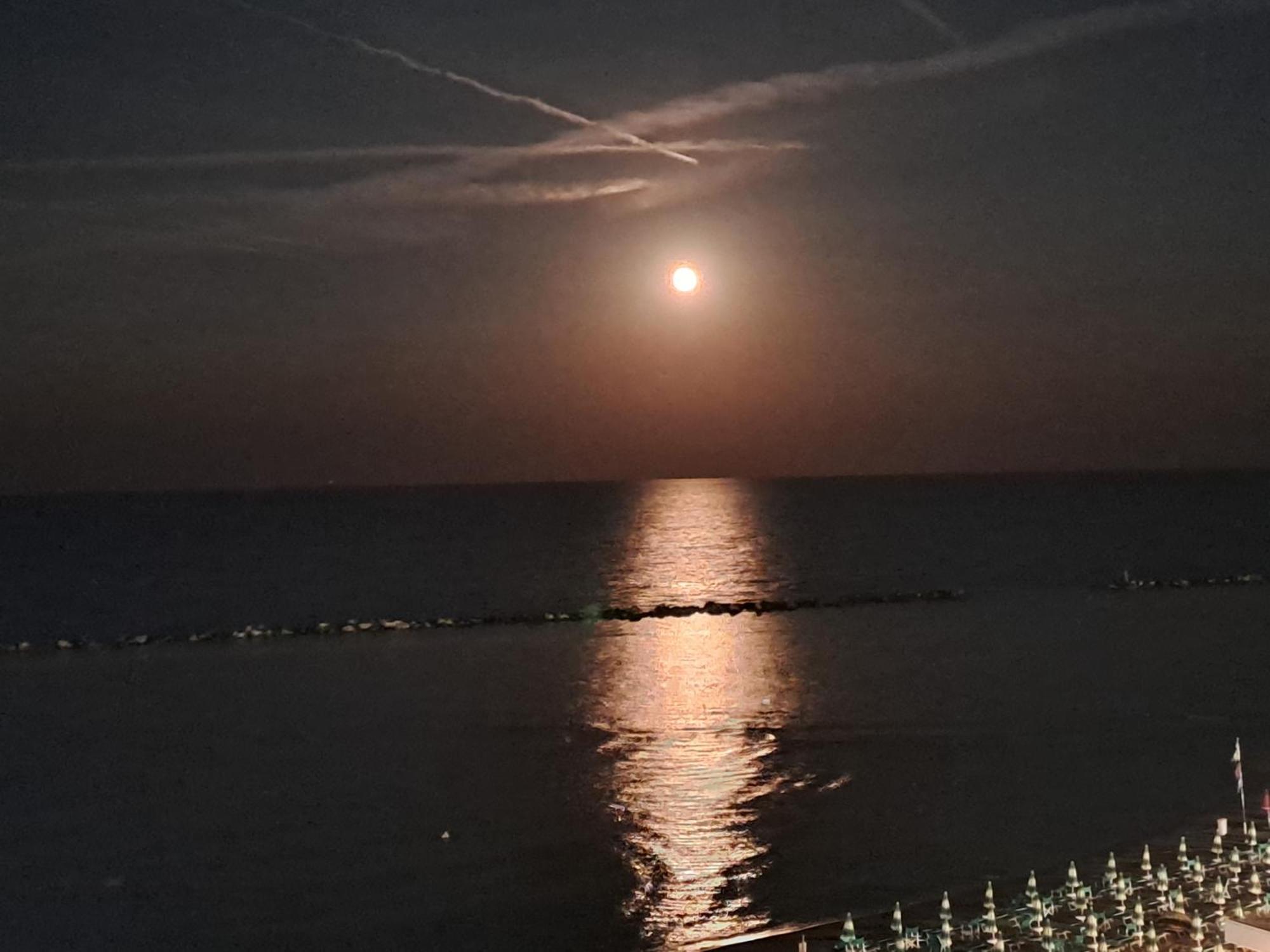 Attico Fronte Mare Appartement Martinsicuro Buitenkant foto